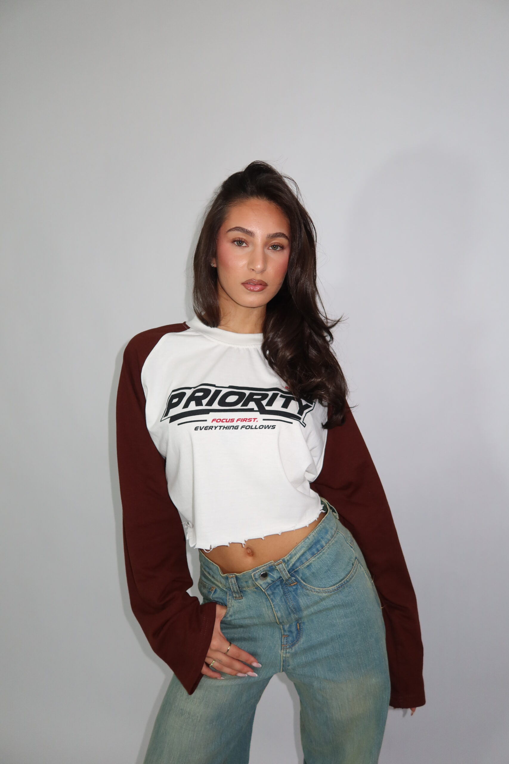 PRIORITY FOCUS FIRST LONGSLEEVE – BRUIN - Afbeelding 4