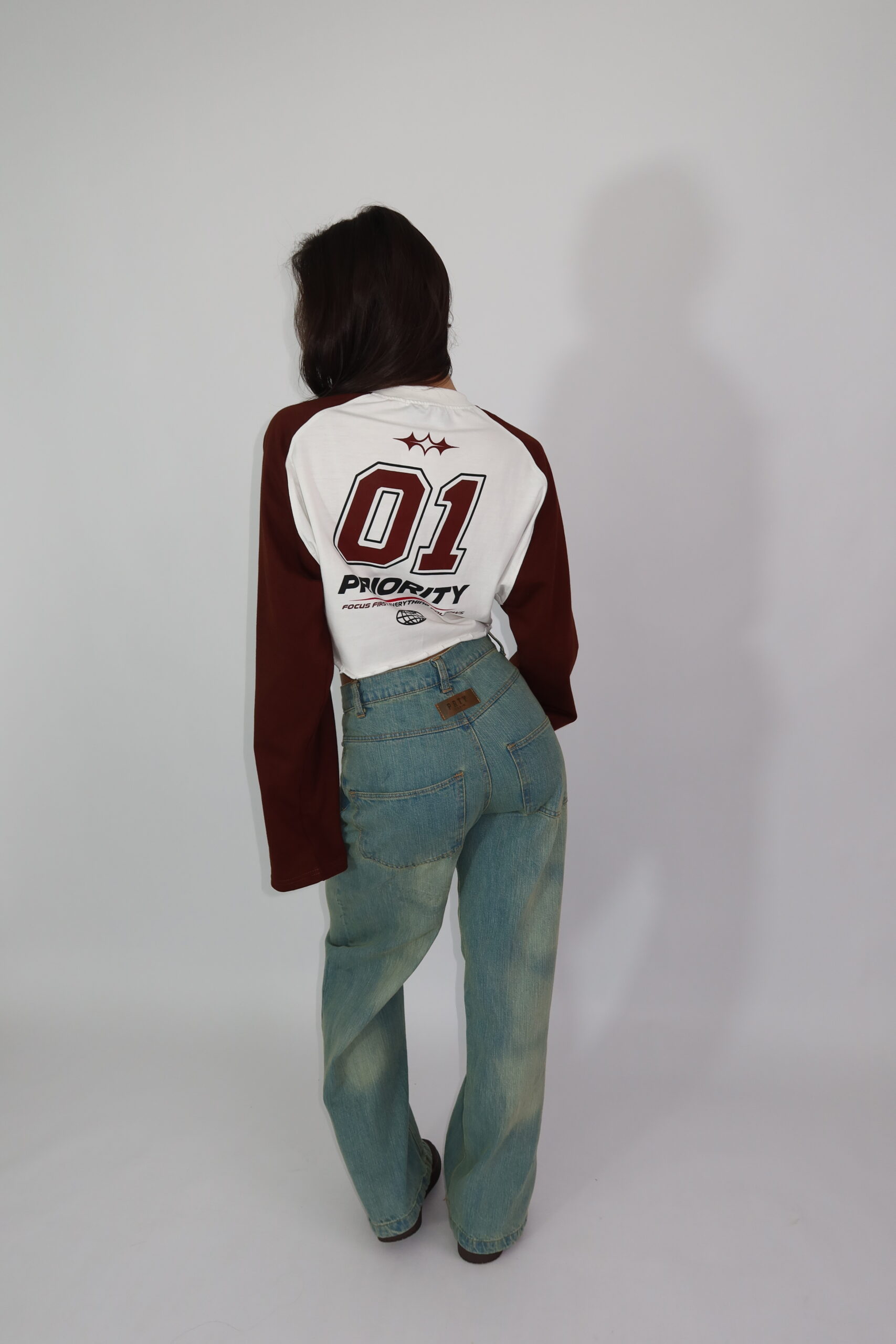 PRIORITY FOCUS FIRST LONGSLEEVE – BRUIN - Afbeelding 3