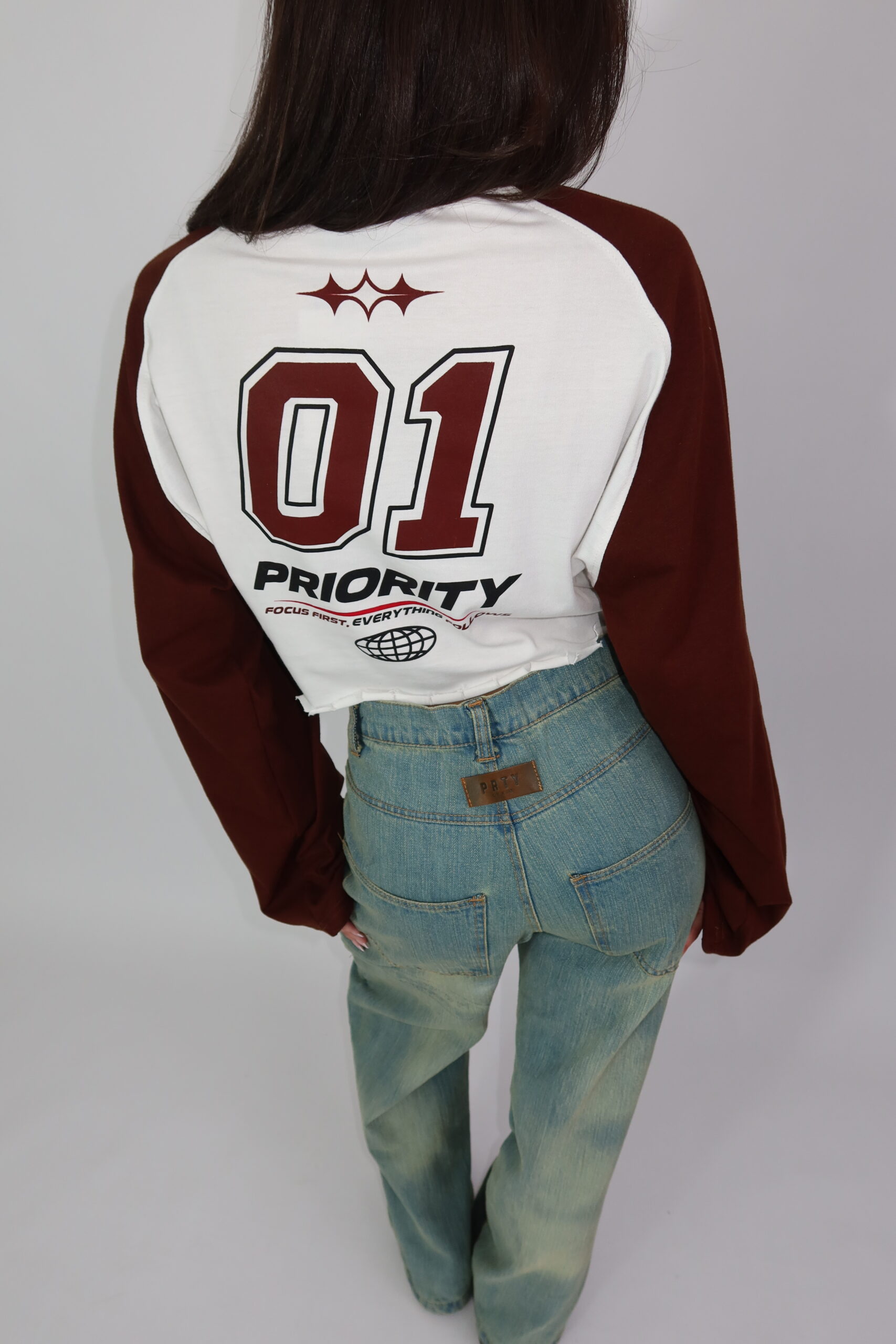 PRIORITY FOCUS FIRST LONGSLEEVE – BRUIN - Afbeelding 2